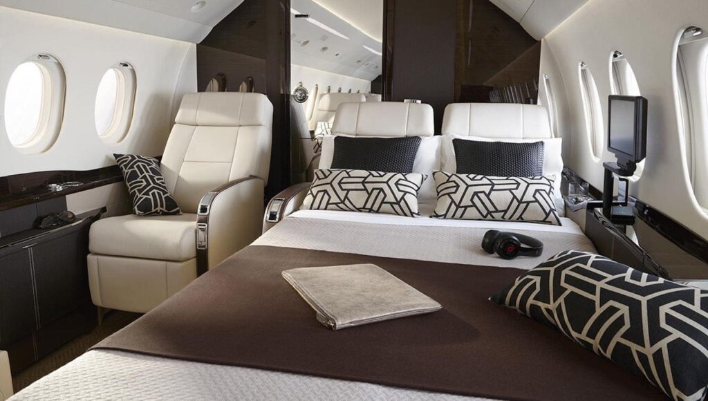 flyprivatejet-flugzeuge-dassault-falcon-2000lxs